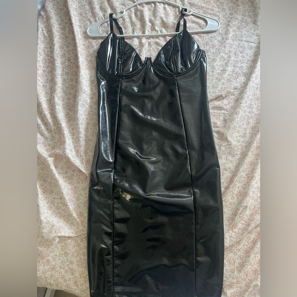 Elegant Black Strapless Dress